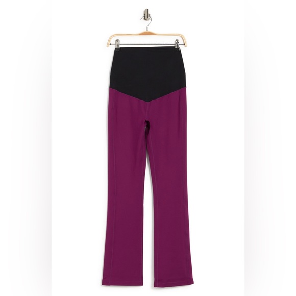 Z by Zella Daily Booty Flare Maternity Leggings - Picture 3 of 4